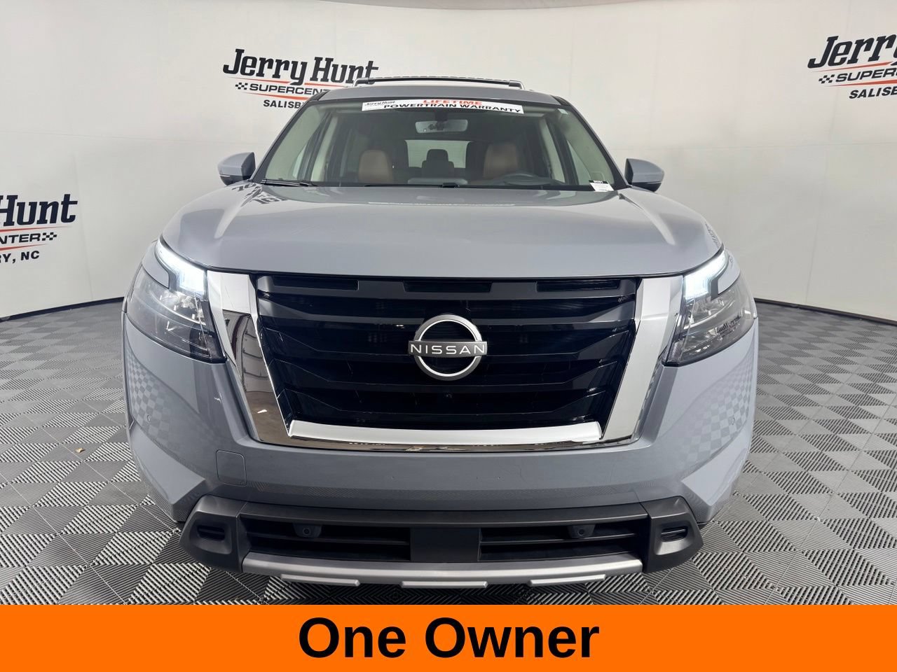 Used 2025 Nissan Pathfinder Platinum w/ Cargo Package FWD image 4