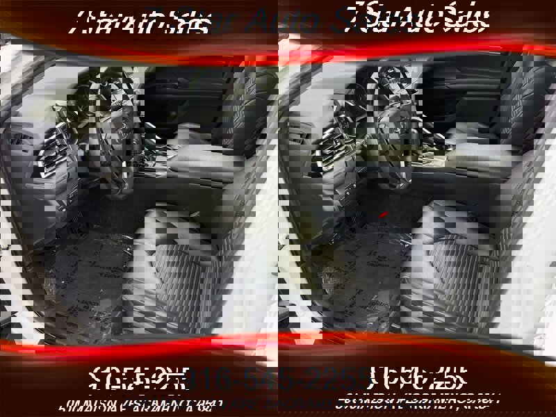 Used 2018 Toyota Camry SE image 9