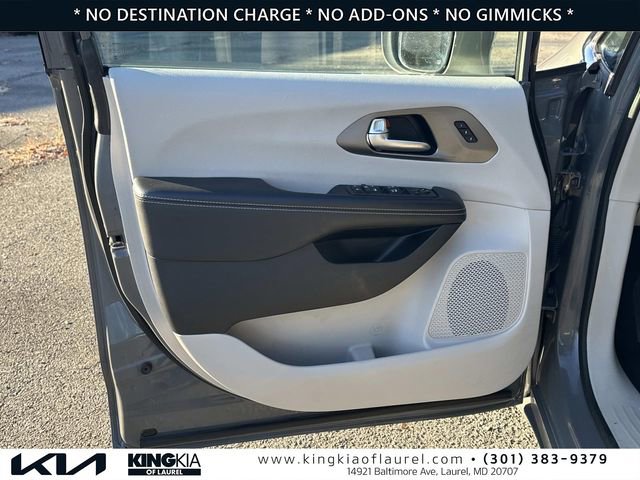 Used 2022 Chrysler Pacifica Touring-L image 20