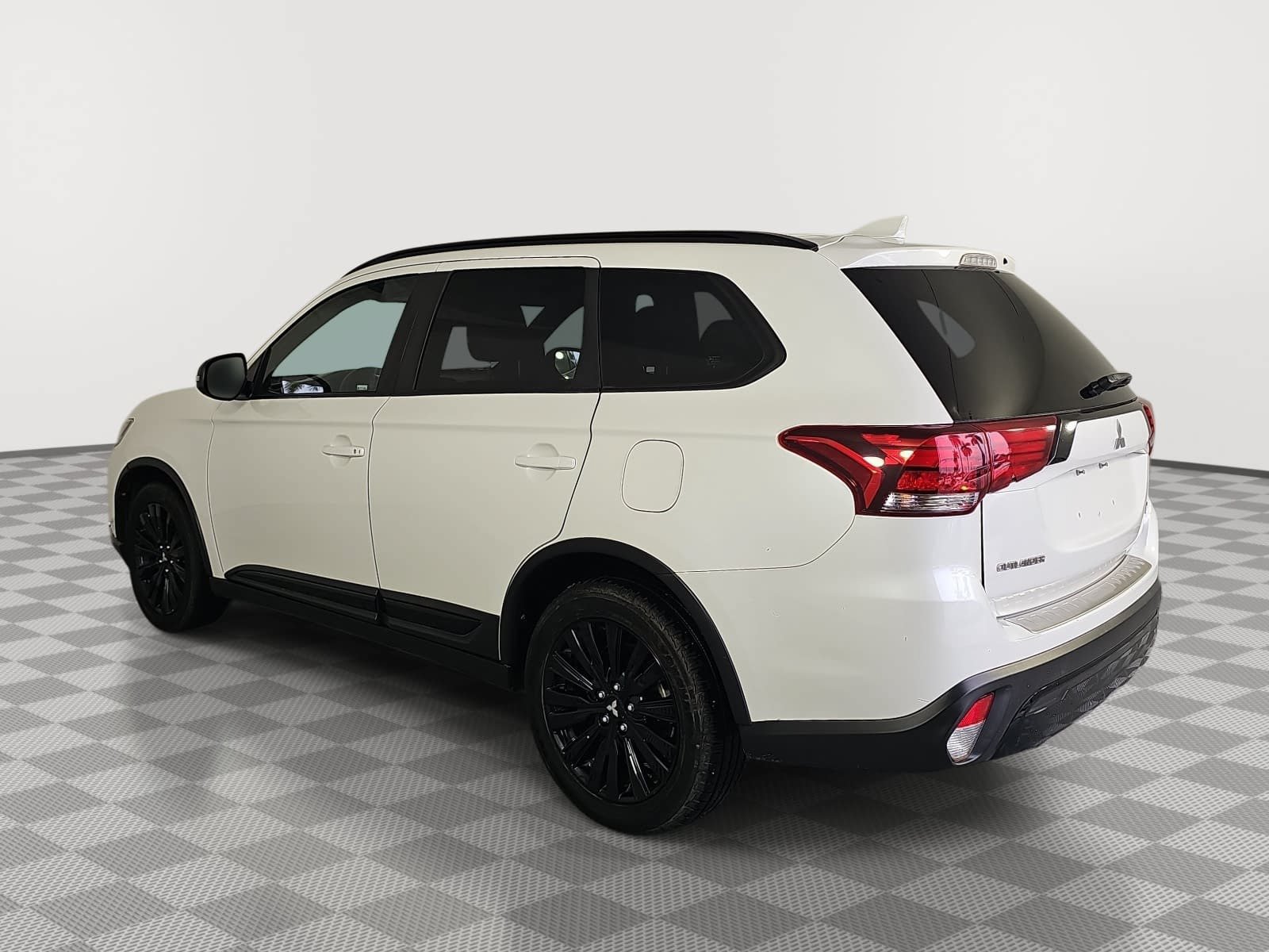 Used 2020 Mitsubishi Outlander SE FWD image 6