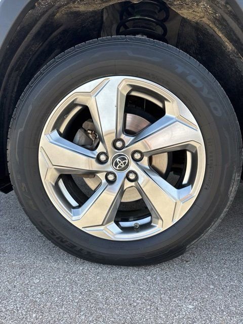 Used 2019 Toyota RAV4 Limited AWD/4WD image 6