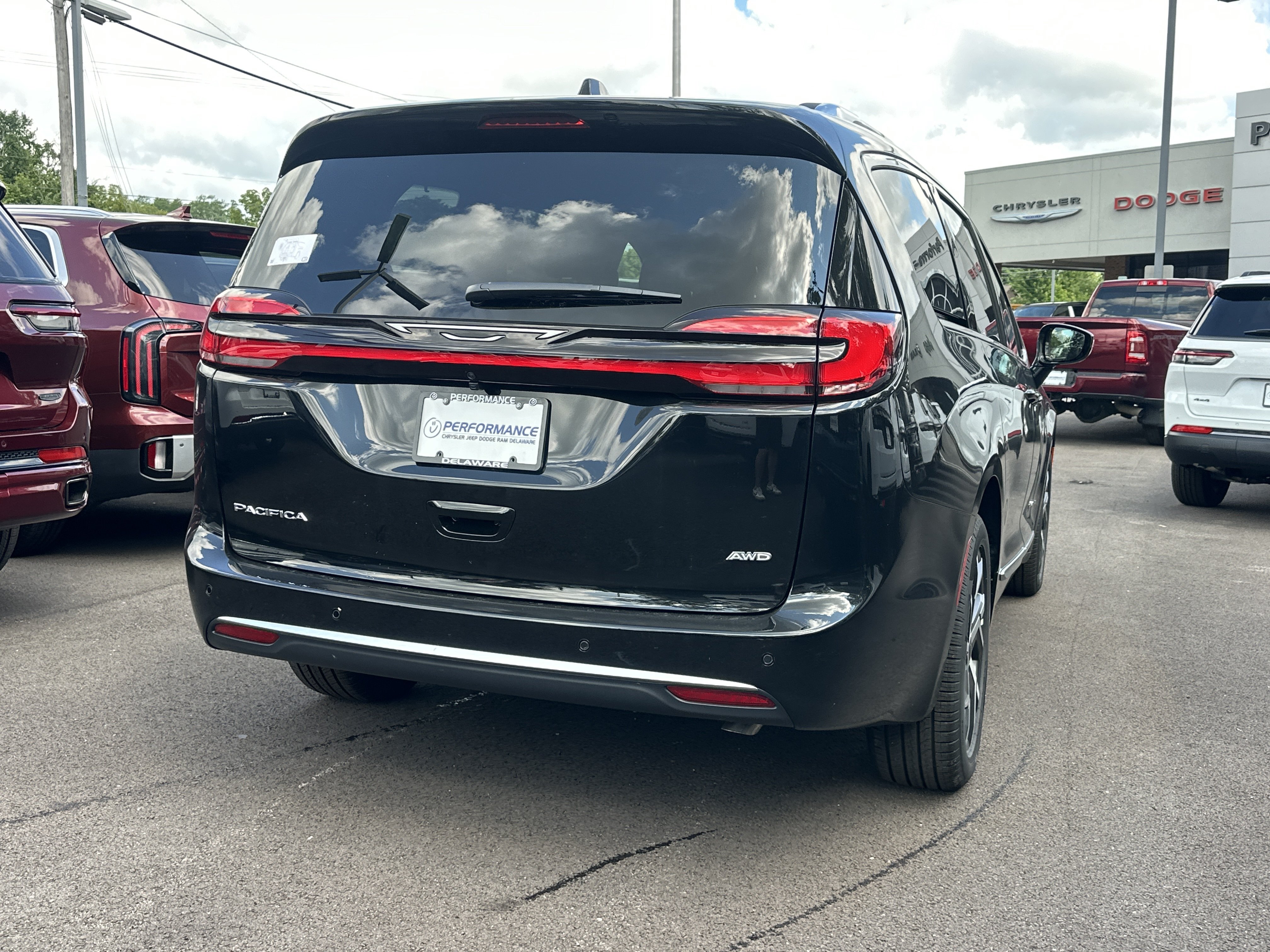 New 2027 Chrysler Pacifica Pinnacle AWD/4WD image 19