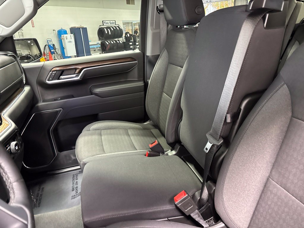 Used 2025 Chevrolet Silverado 1500 LT AWD/4WD image 26