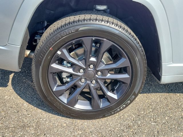 New 2026 Jeep Grand Cherokee L Limited AWD/4WD image 5