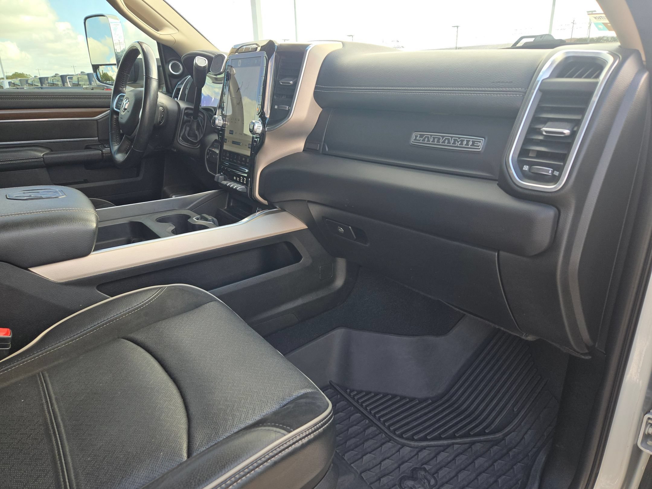 Used 2022 RAM 3500 Laramie AWD/4WD image 29
