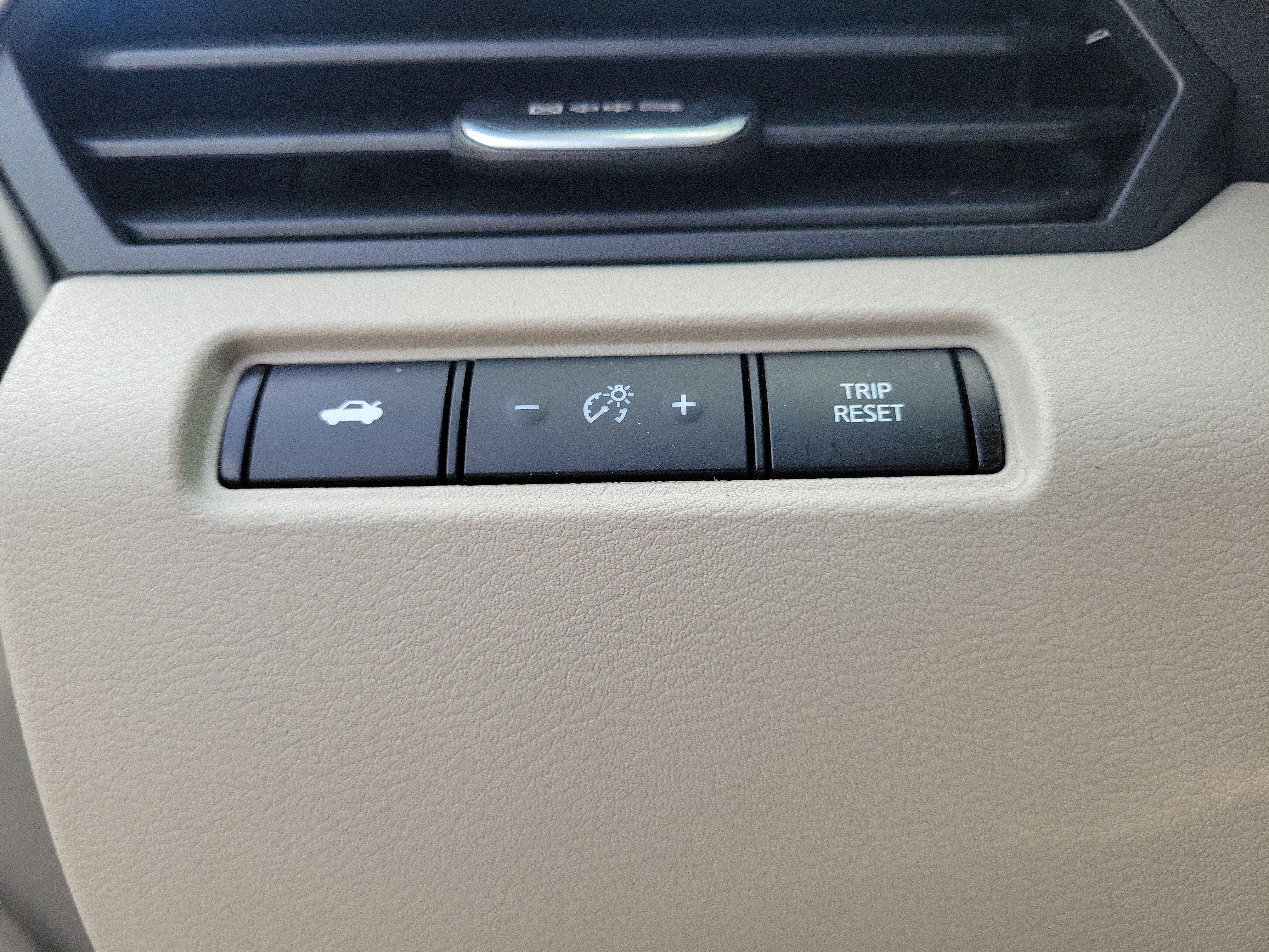 Used 2025 Nissan Altima 2.5 SV FWD image 21