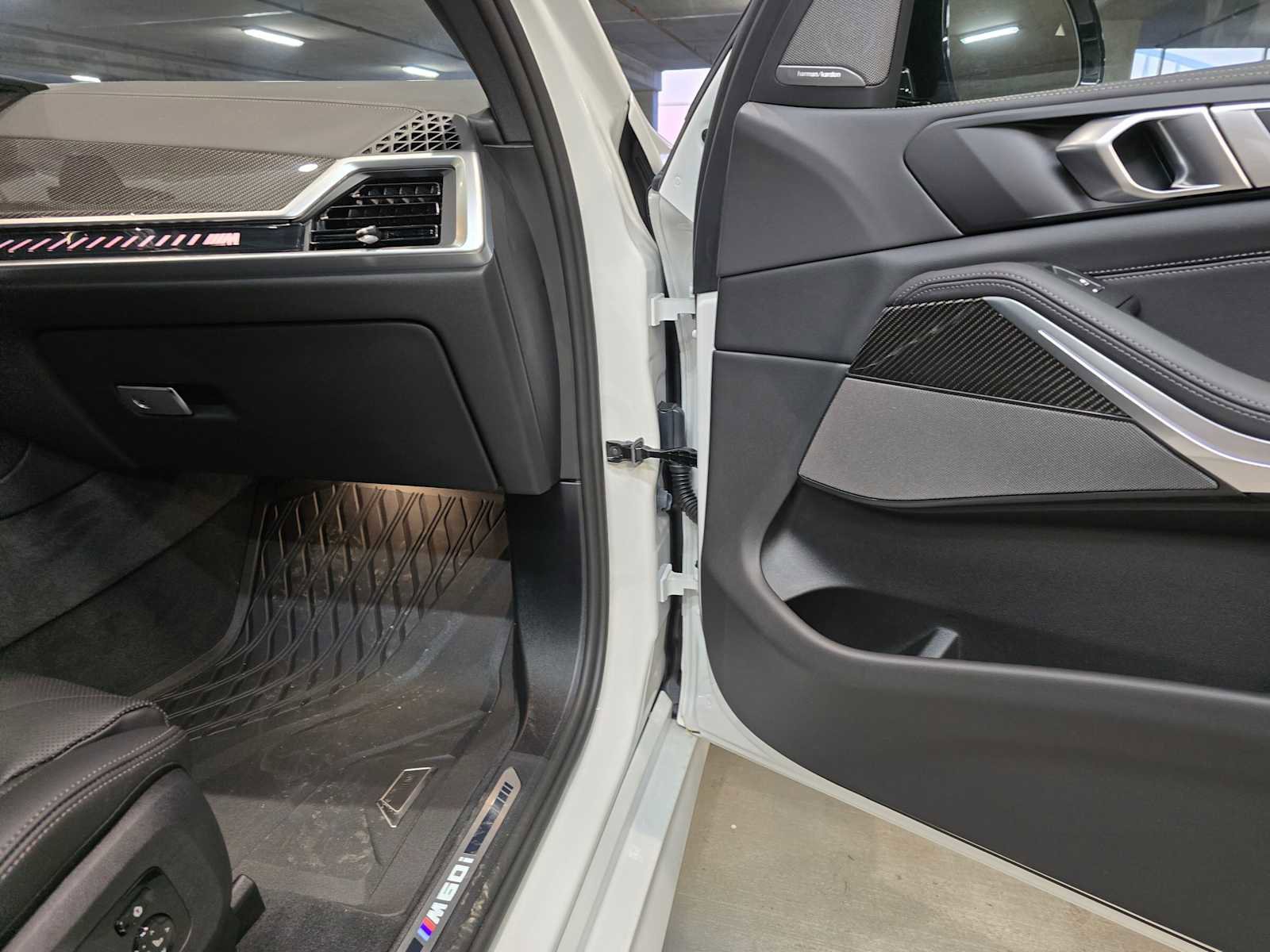 New 2026 BMW X5 M60i AWD/4WD image 60