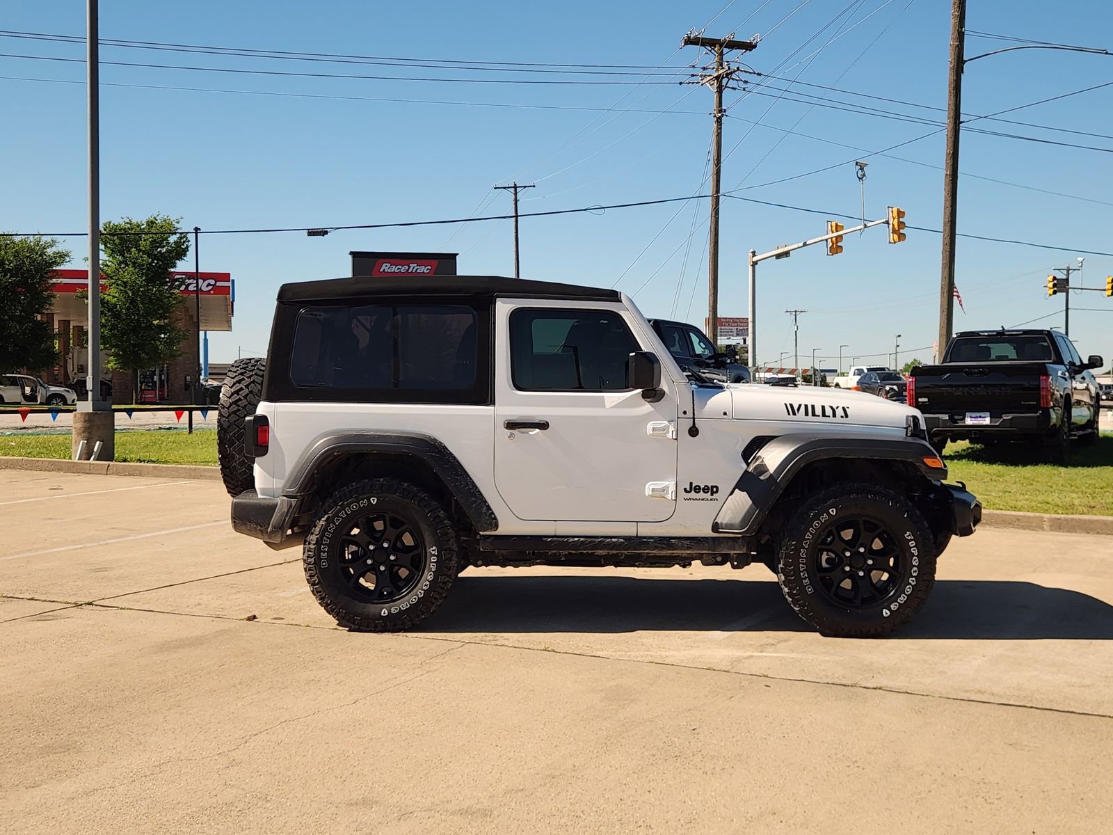 Used 2022 Jeep Wrangler Willys AWD/4WD image 7
