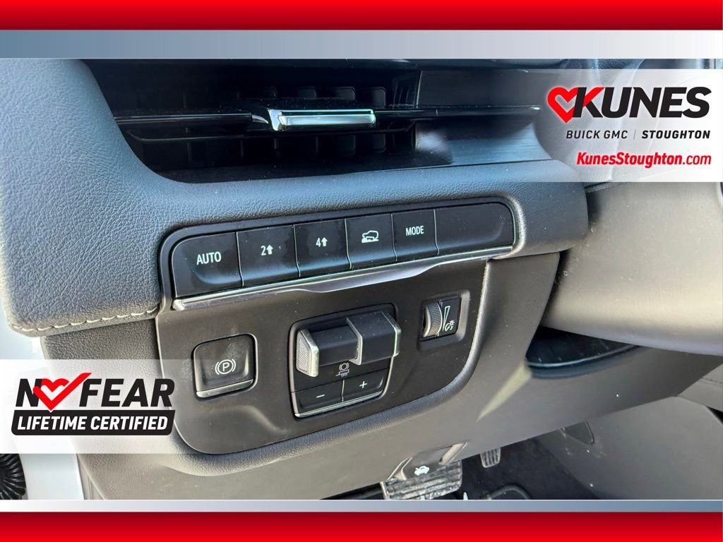 Used 2024 Cadillac Escalade ESV Premium Luxury image 21