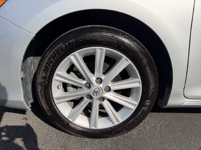 Used 2014 Toyota Camry XLE w/ Leather Package FWD image 28