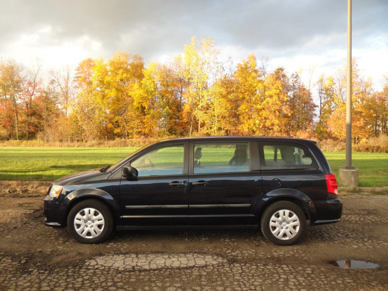 Used 2014 Dodge Grand Caravan American Value Package image 5