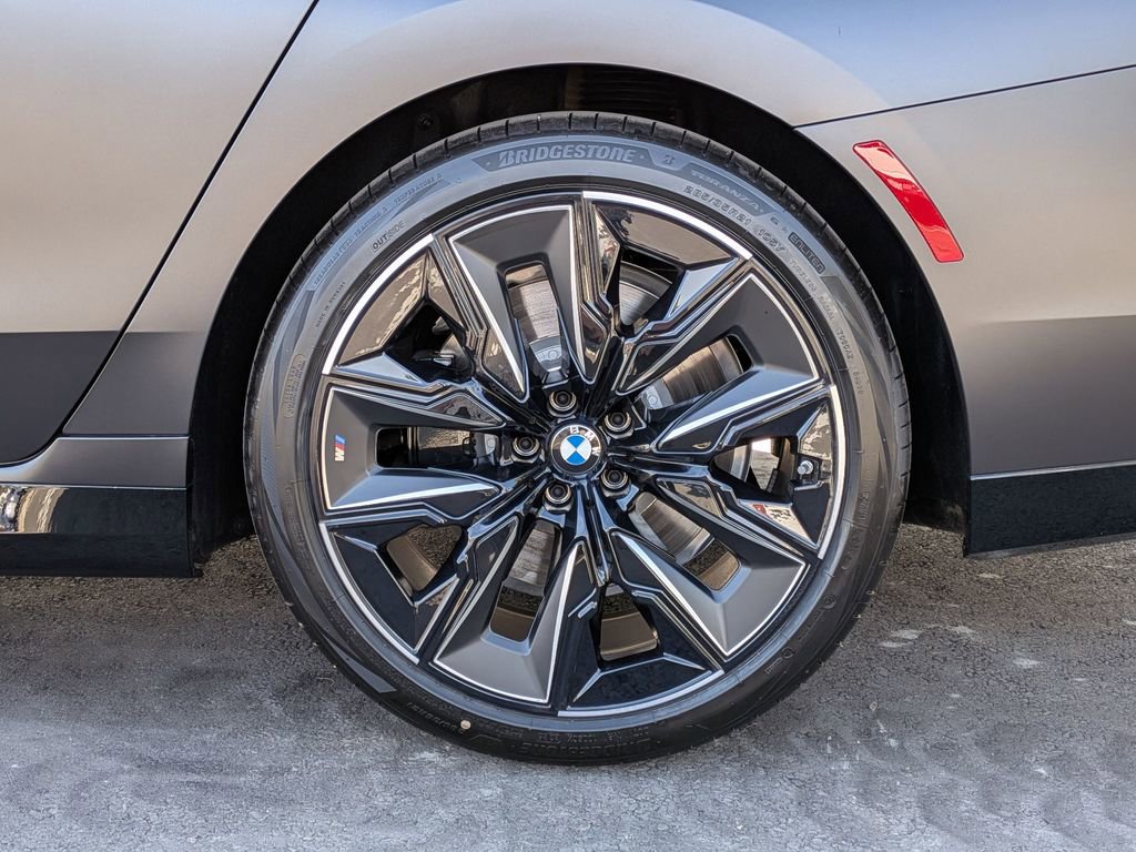 New 2026 BMW 740i image 30