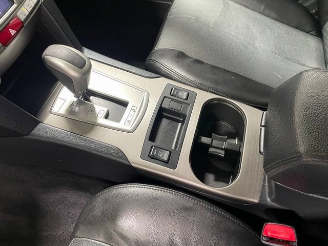 Used 2010 Subaru Outback 2.5i Limited AWD/4WD image 17