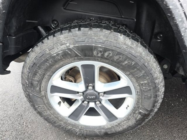 Used 2020 Jeep Wrangler Unlimited Sahara image 31