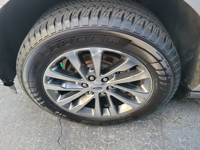 Used 2018 Ford Expedition Limited RWD image 6