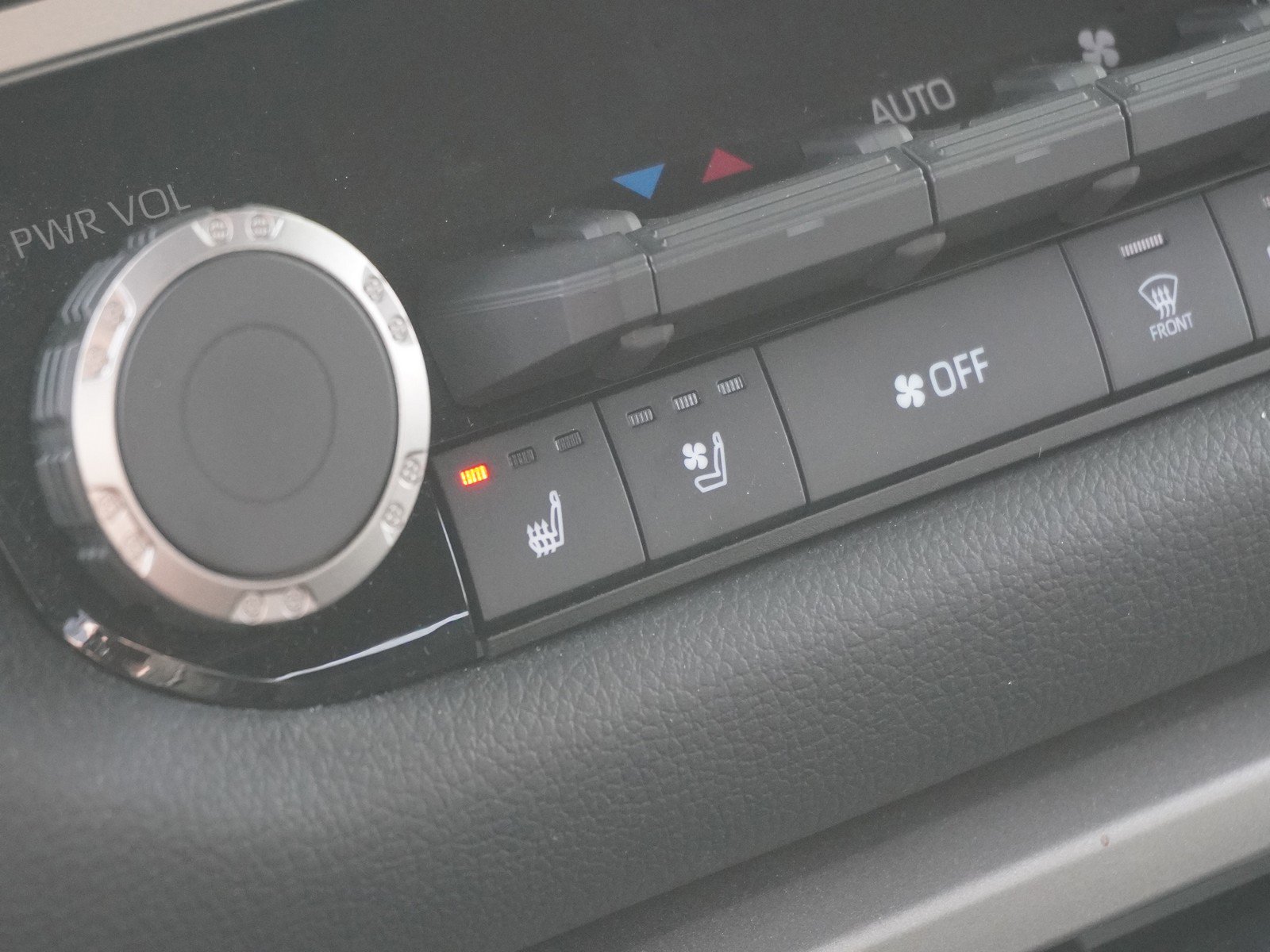 Used 2025 Toyota Tundra Limited image 27