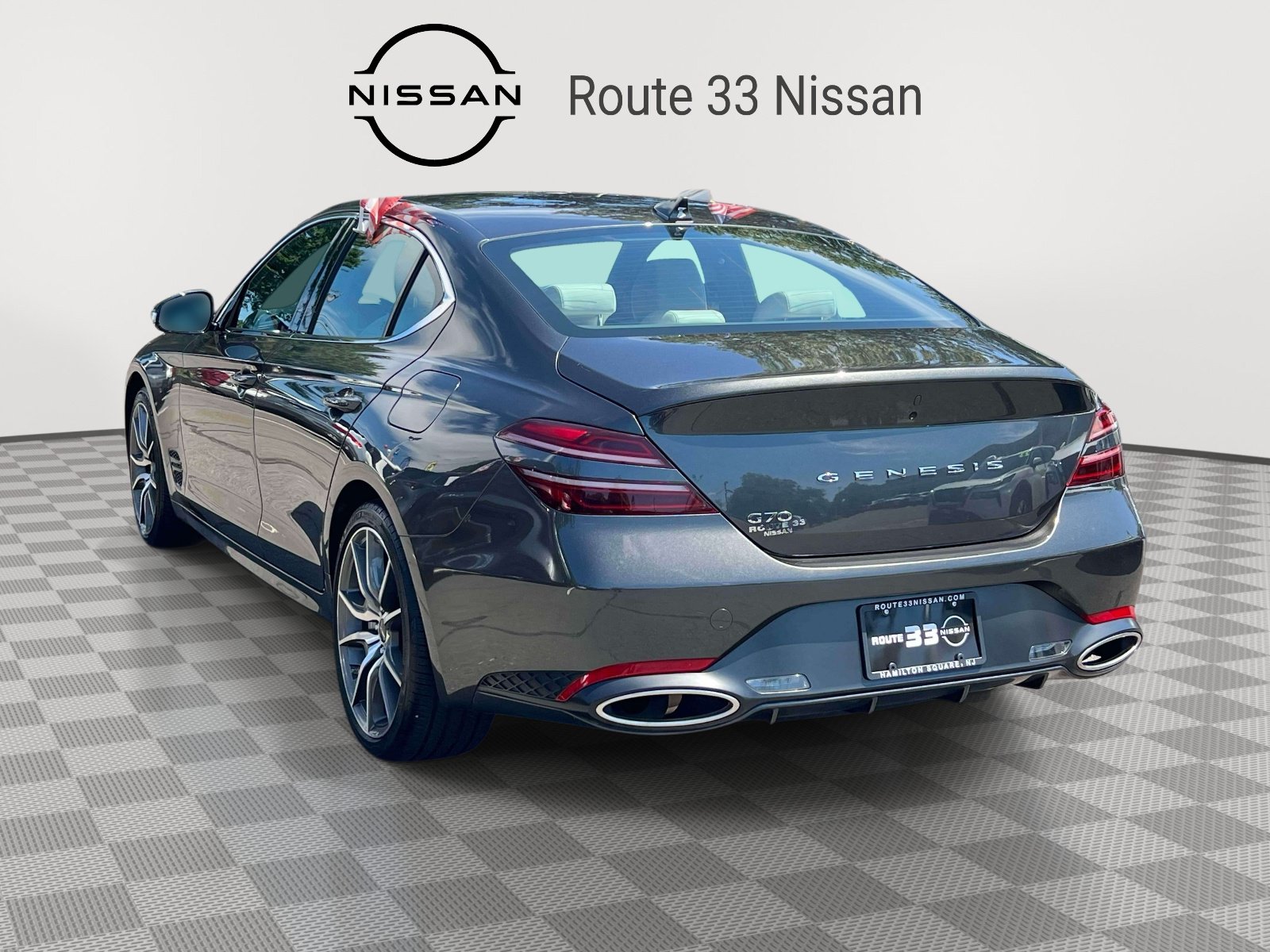 Used 2025 Genesis G70 2.5T RWD image 3