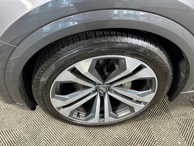 Used 2019 Audi Q8 Prestige image 10