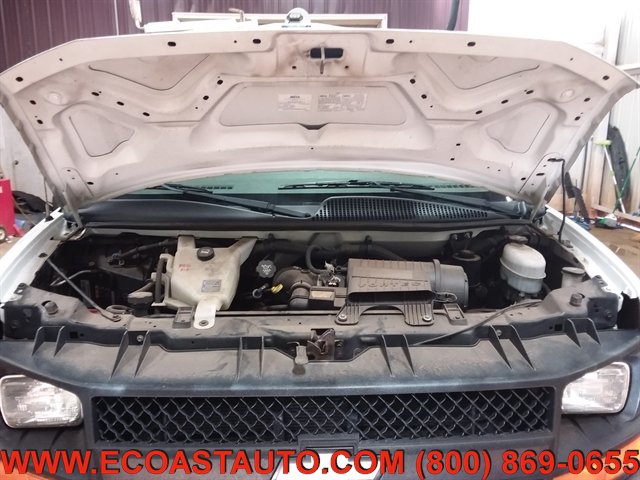 Used 2012 Chevrolet Express 2500 w/ Cold Climate Package RWD image 9