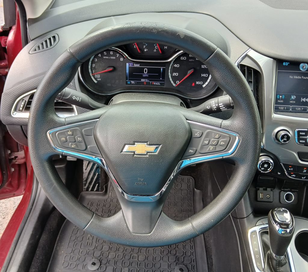 Certified 2018 Chevrolet Cruze LT w/ Sun And Sound Package FWD image 12