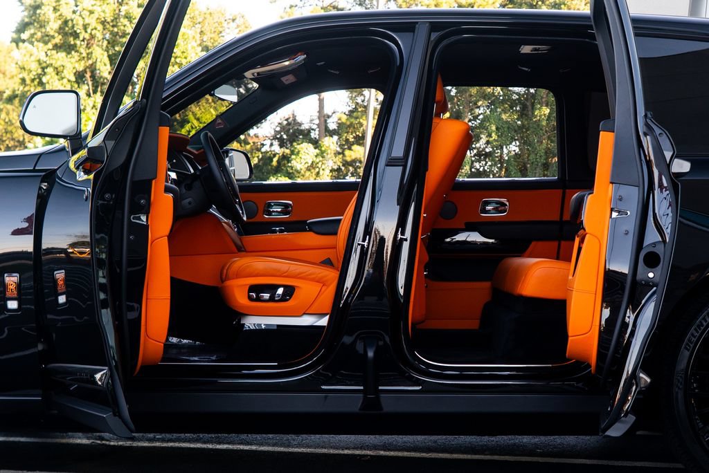 Used 2023 Rolls-Royce Cullinan AWD/4WD image 9