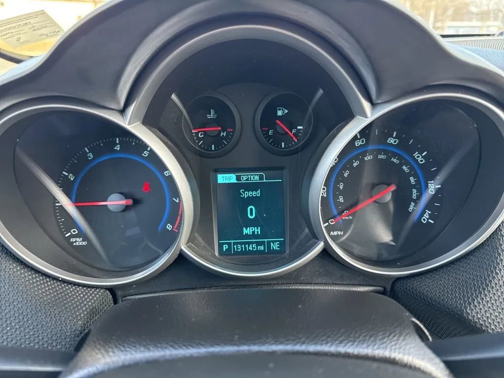 Used 2016 Chevrolet Cruze LT w/ Technology Package image 9