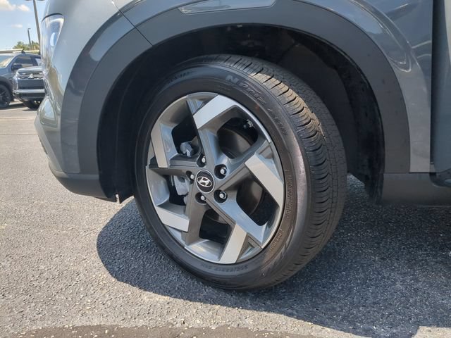 Used 2025 Hyundai Venue Limited FWD image 35