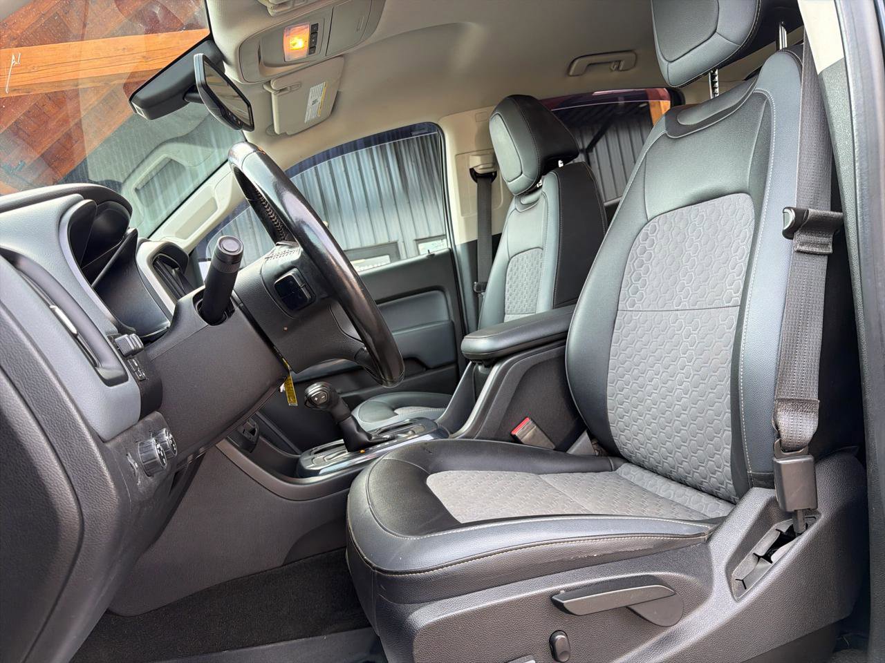 Used 2018 Chevrolet Colorado Z71 AWD/4WD image 9