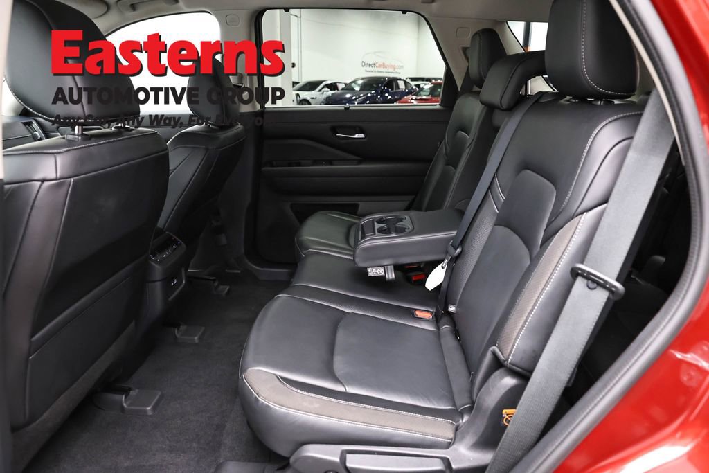 Used 2022 Nissan Pathfinder SL AWD/4WD image 21