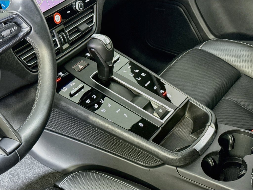 Certified 2026 Porsche Macan S AWD/4WD image 21