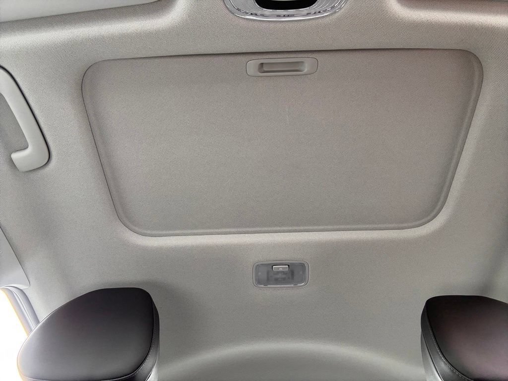 Used 2025 Hyundai Elantra Limited FWD image 42
