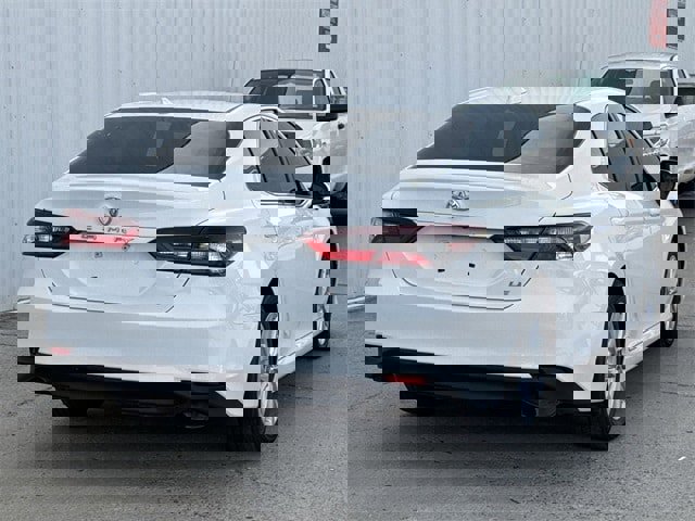 Used 2024 Toyota Camry LE w/ Convenience Package image 4