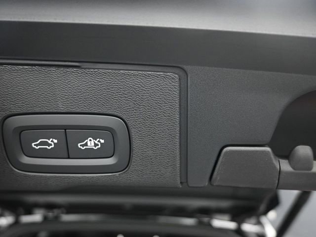 New 2026 Volvo XC60 B5 Ultra w/ Protection Package Premier image 25