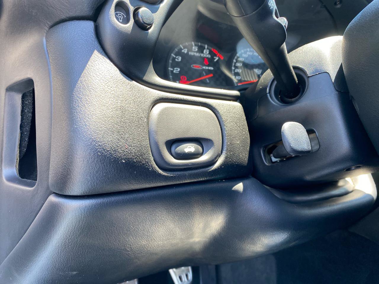 Used 2002 Chevrolet Corvette Z06 w/ Memory Pkg RWD image 21