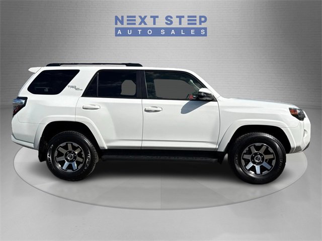Used 2024 Toyota 4Runner TRD Off-Road Premium image 9