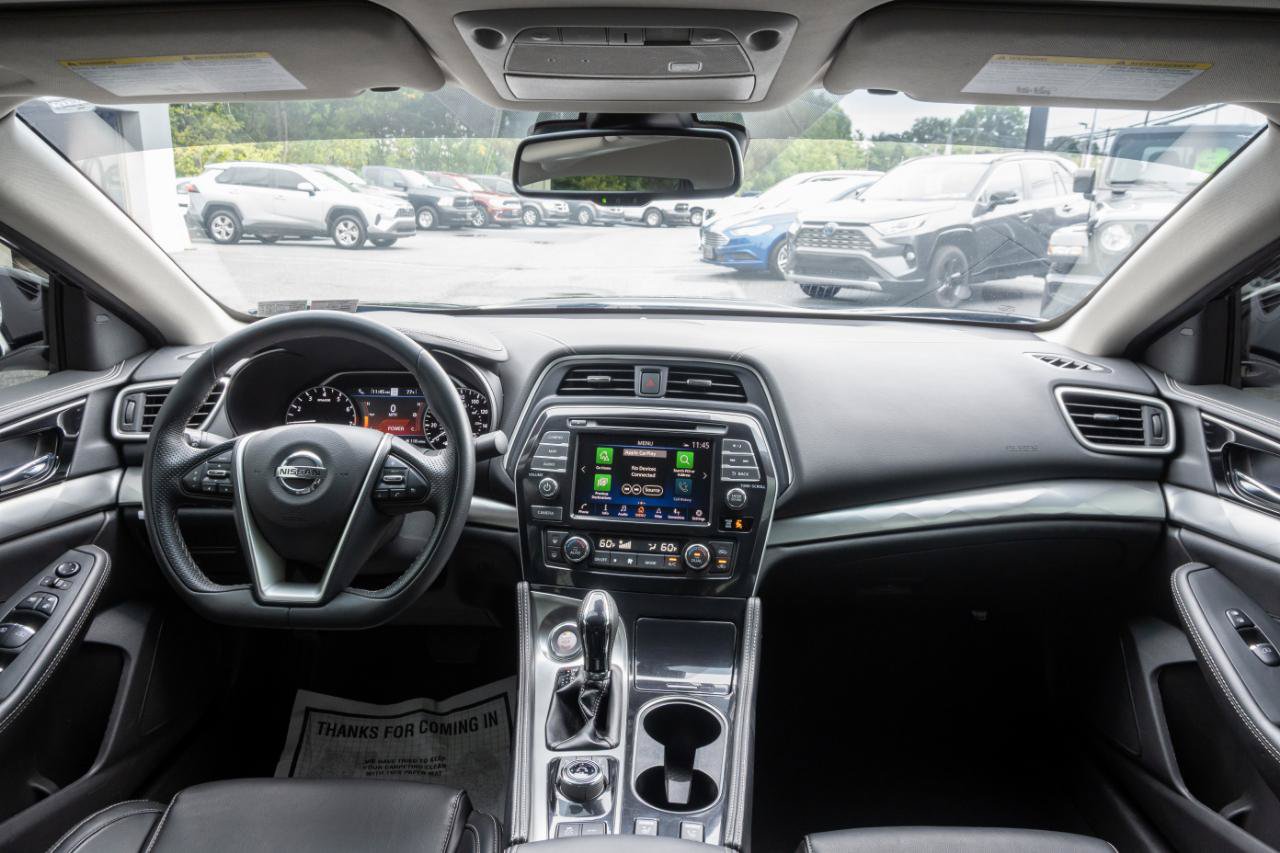 Used 2022 Nissan Maxima SV w/ Floor Mat Group FWD image 2
