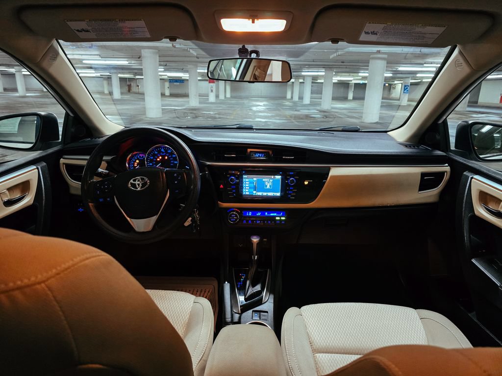 Used 2014 Toyota Corolla LE FWD image 3