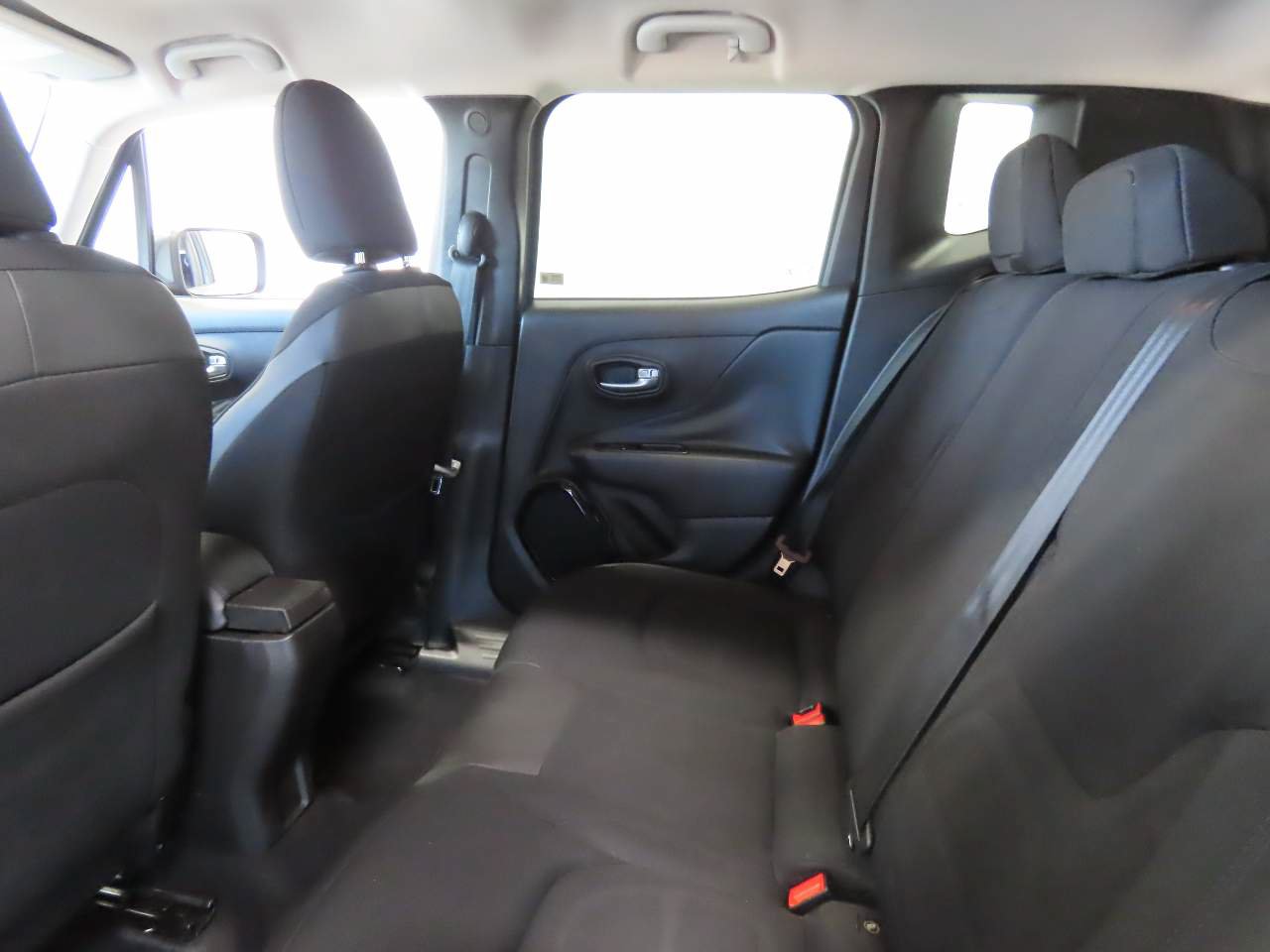 Used 2017 Jeep Renegade Altitude w/ Safety & Security Group FWD image 15