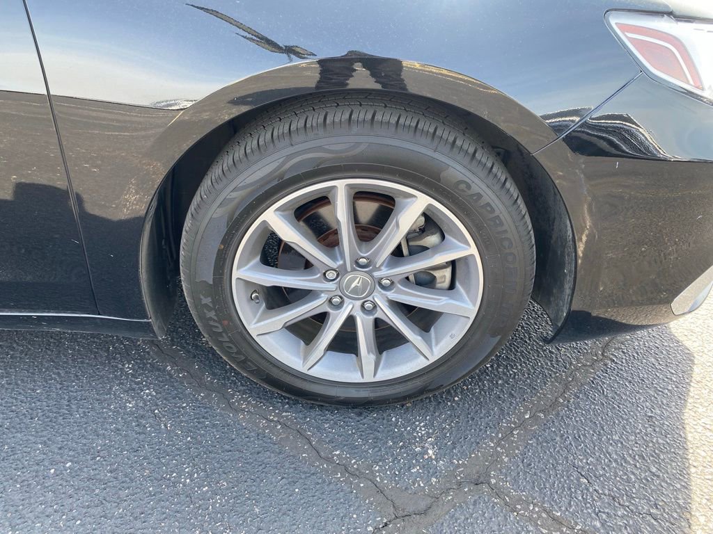 Used 2018 Acura TLX image 2