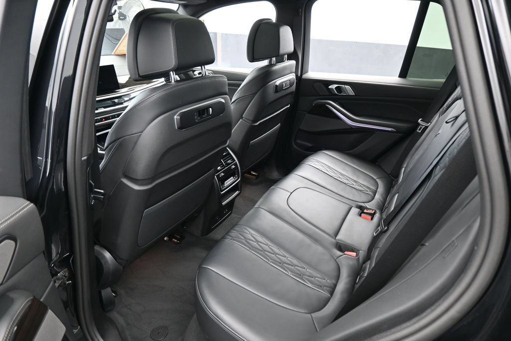 Used 2025 BMW X5 xDrive50e AWD/4WD image 37