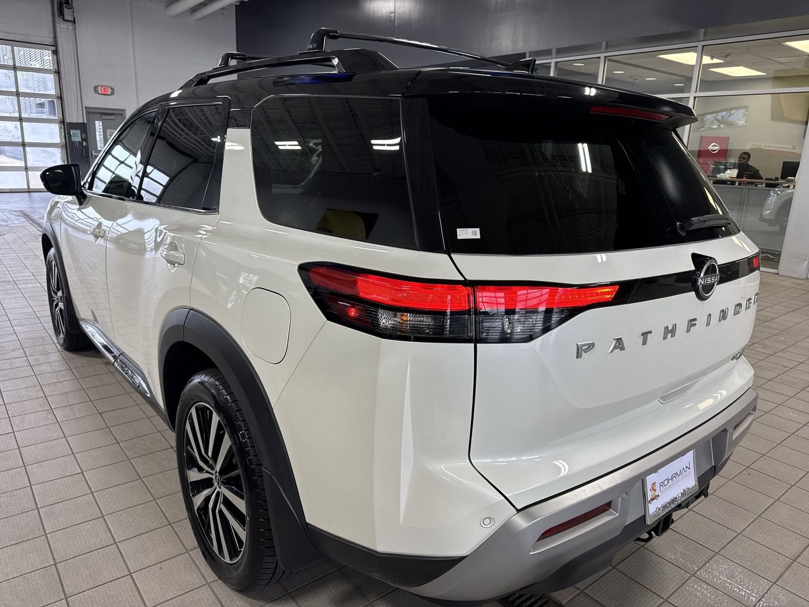 Certified 2023 Nissan Pathfinder Platinum image 41