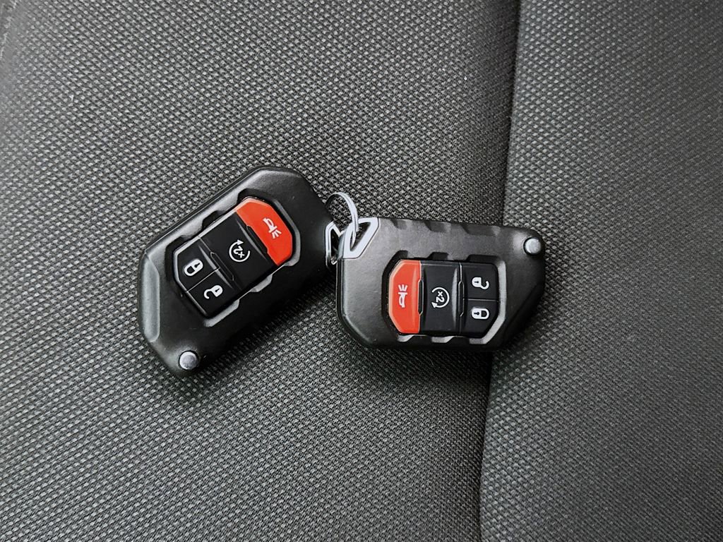 Used 2023 Jeep Wrangler Unlimited w/ Safety Group AWD/4WD image 33