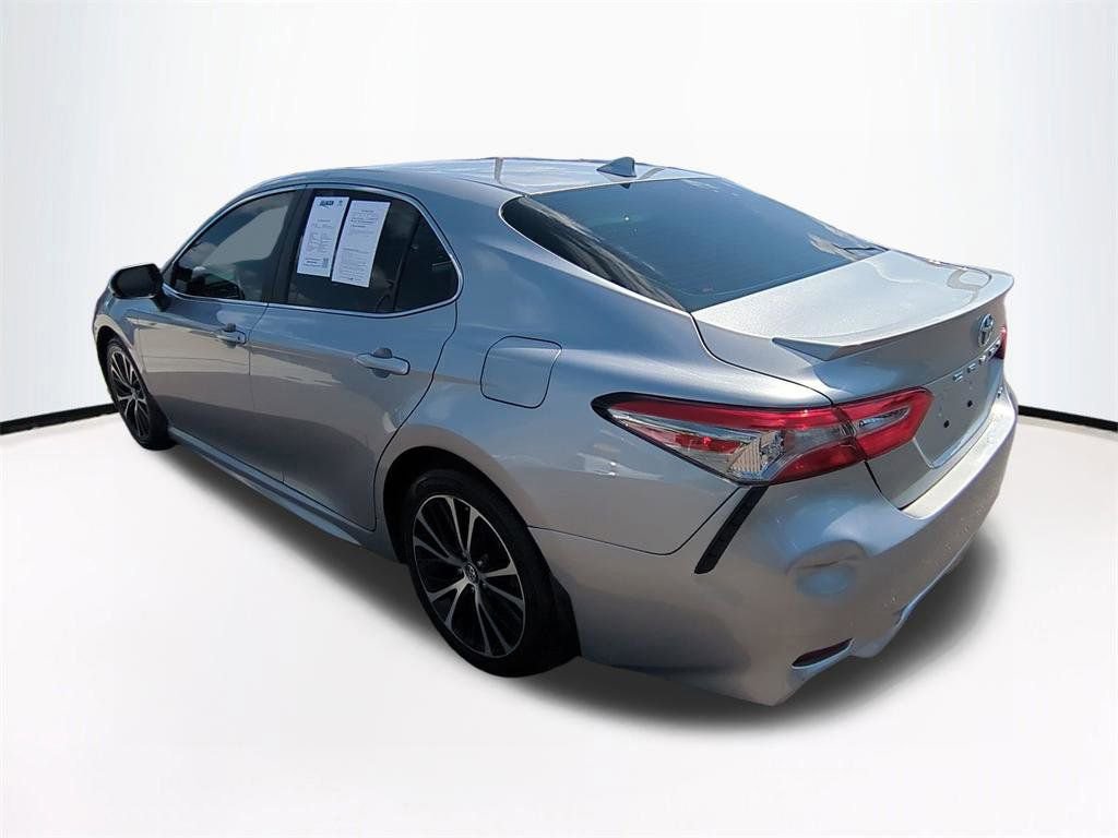 Used 2019 Toyota Camry SE w/ Convenience Package FWD image 7