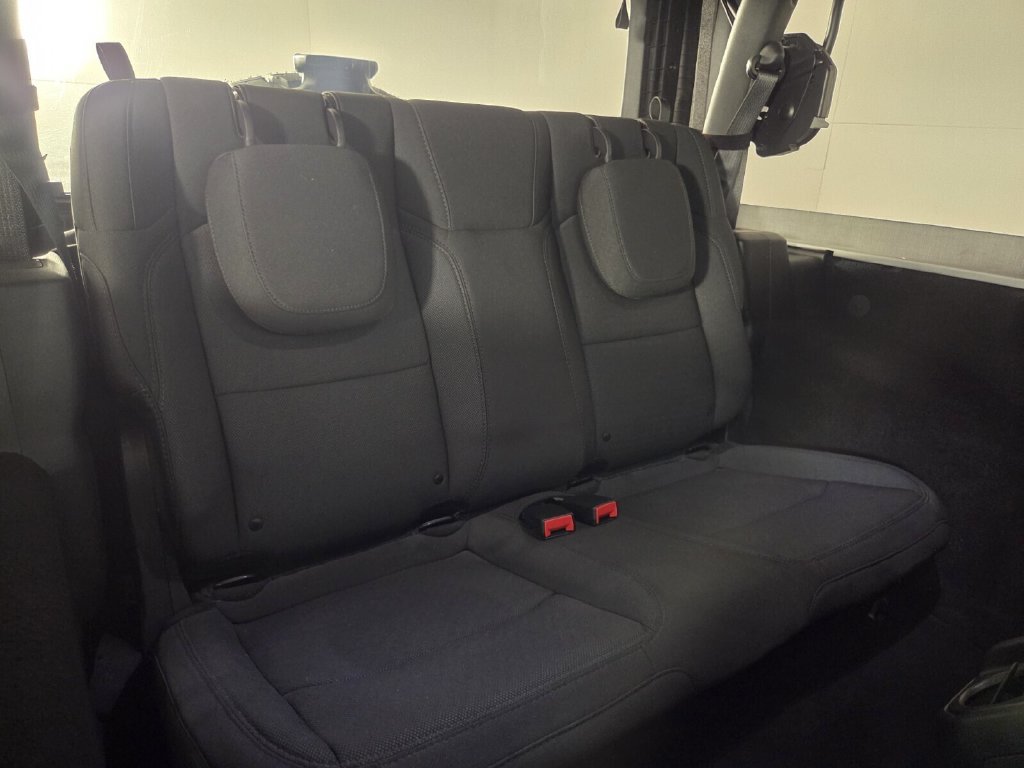 Used 2022 Jeep Wrangler Sport AWD/4WD image 29