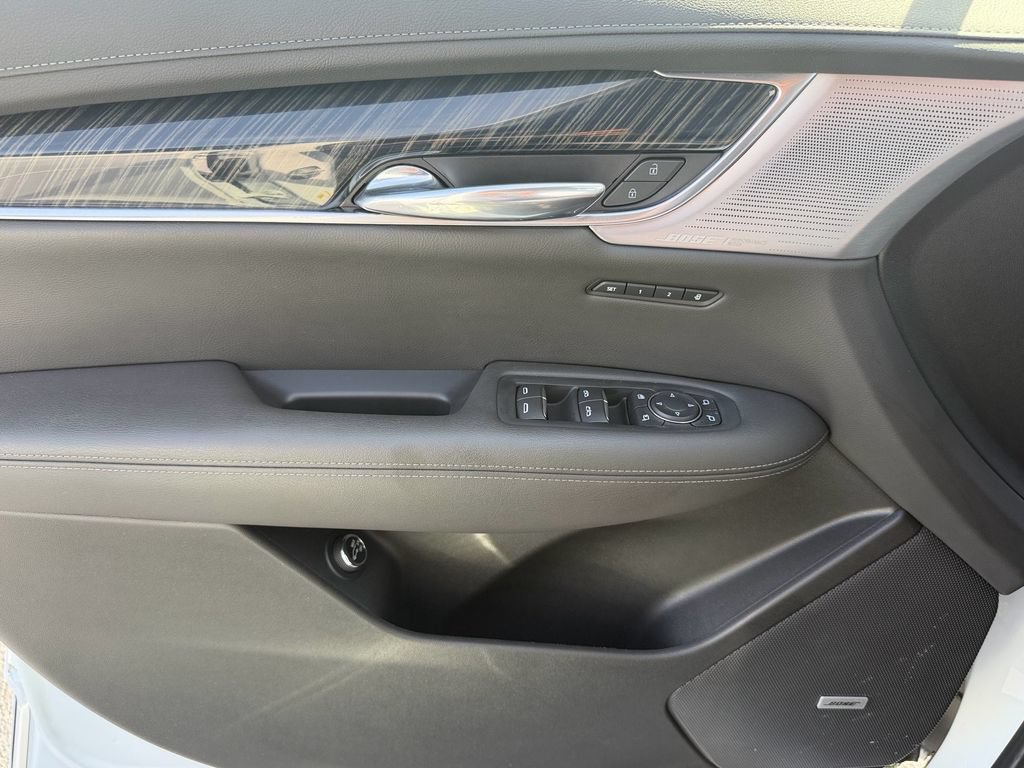 Used 2024 Cadillac XT6 Premium Luxury AWD/4WD image 35
