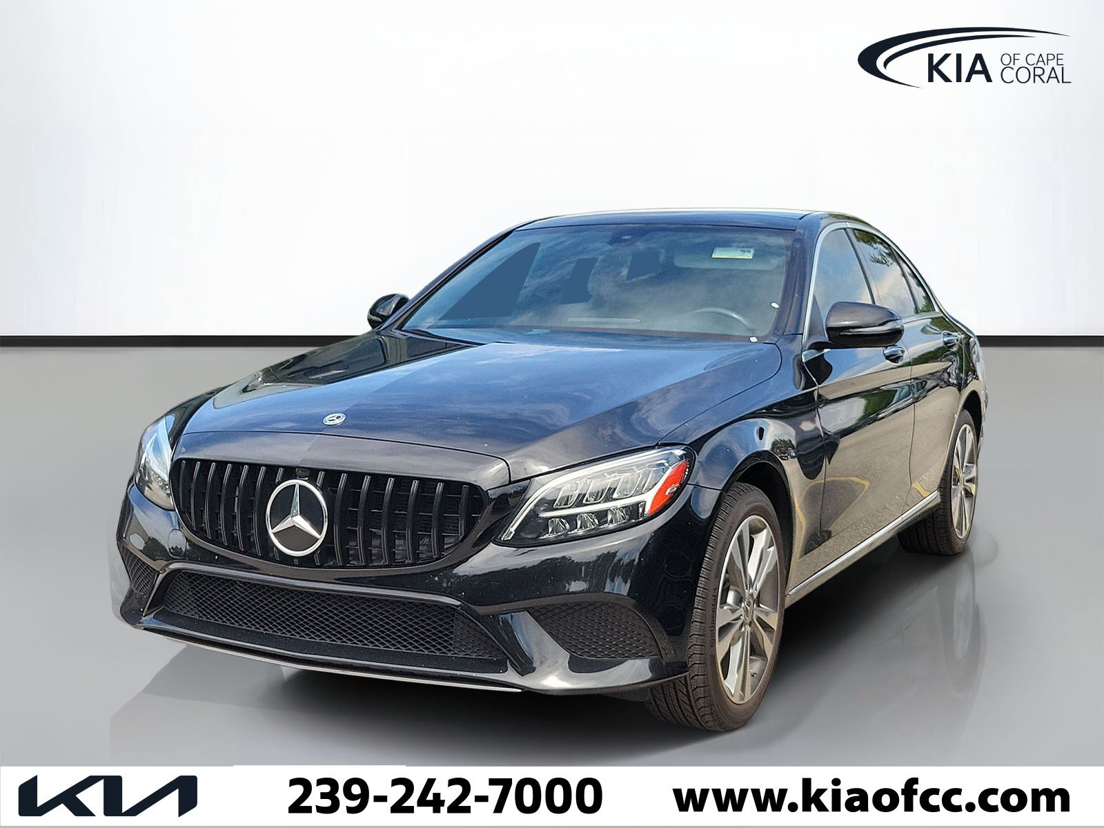 Used 2021 Mercedes-Benz C 300 4MATIC Sedan image 3