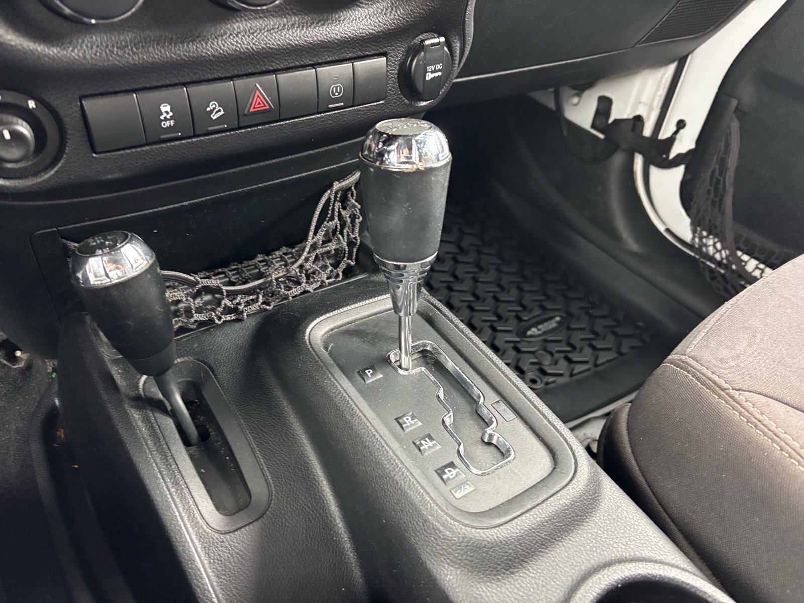 Used 2014 Jeep Wrangler Unlimited Sahara w/ Connectivity Group image 12