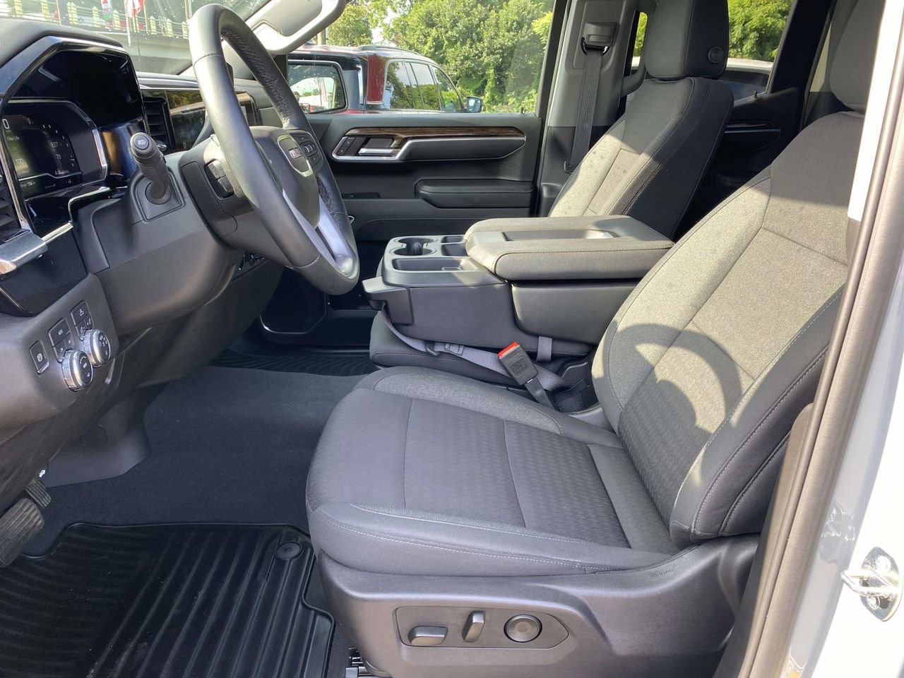 Used 2024 GMC Sierra 1500 Elevation AWD/4WD image 15