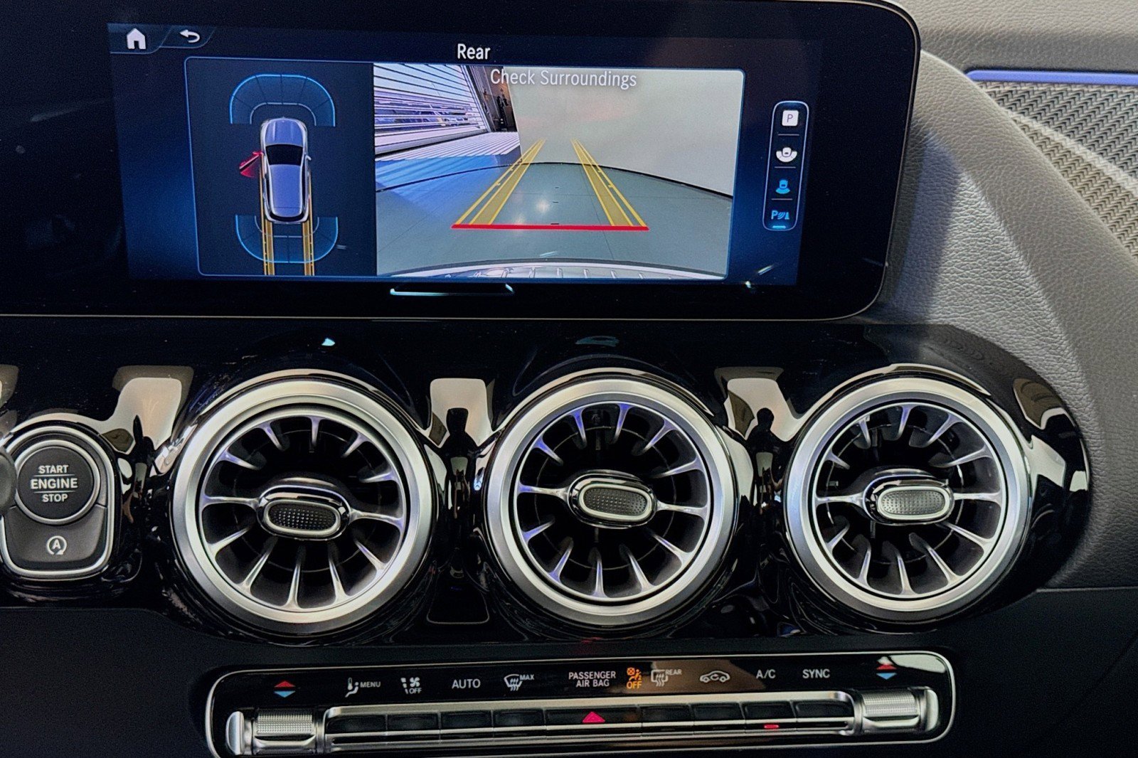 New 2025 Mercedes-Benz GLA 35 AMG 4MATIC image 13