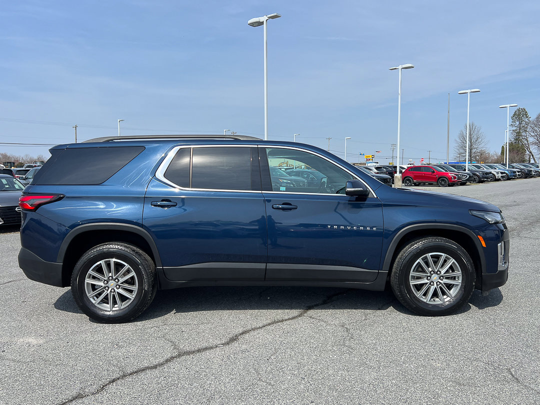 Used 2023 Chevrolet Traverse LT image 10
